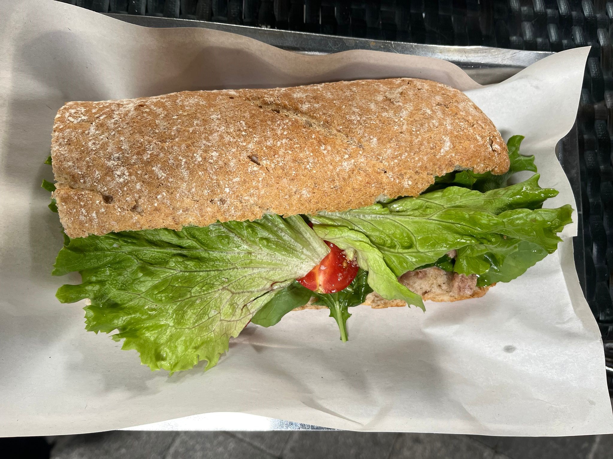 1 Ton Balık Sandviç